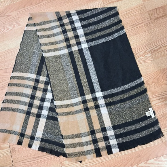 Nine West Black and Tan Striped Scarf Extra Large - Picture 3 of 3